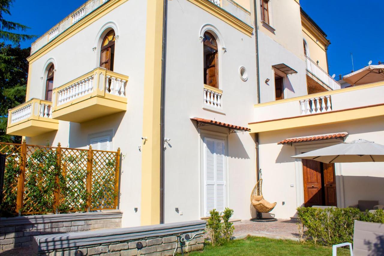 Relais Villa Montedonzelli เนเปิลส์ ภายนอก รูปภาพ
